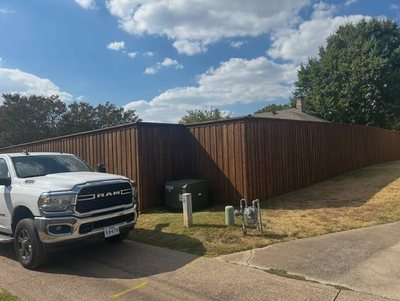 320ft of 8ft privacy fence