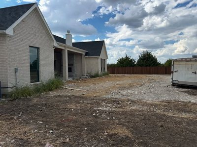 700 sq ft board-on-board, Waxahachie